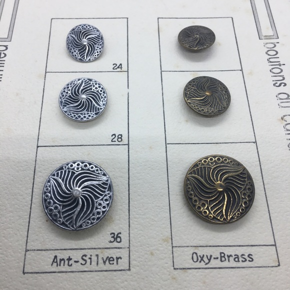 Vintage Buttons Lot of 4 Salesman Cards Metal Plastic 25 Assorted Patterns - Picture 9 of 15